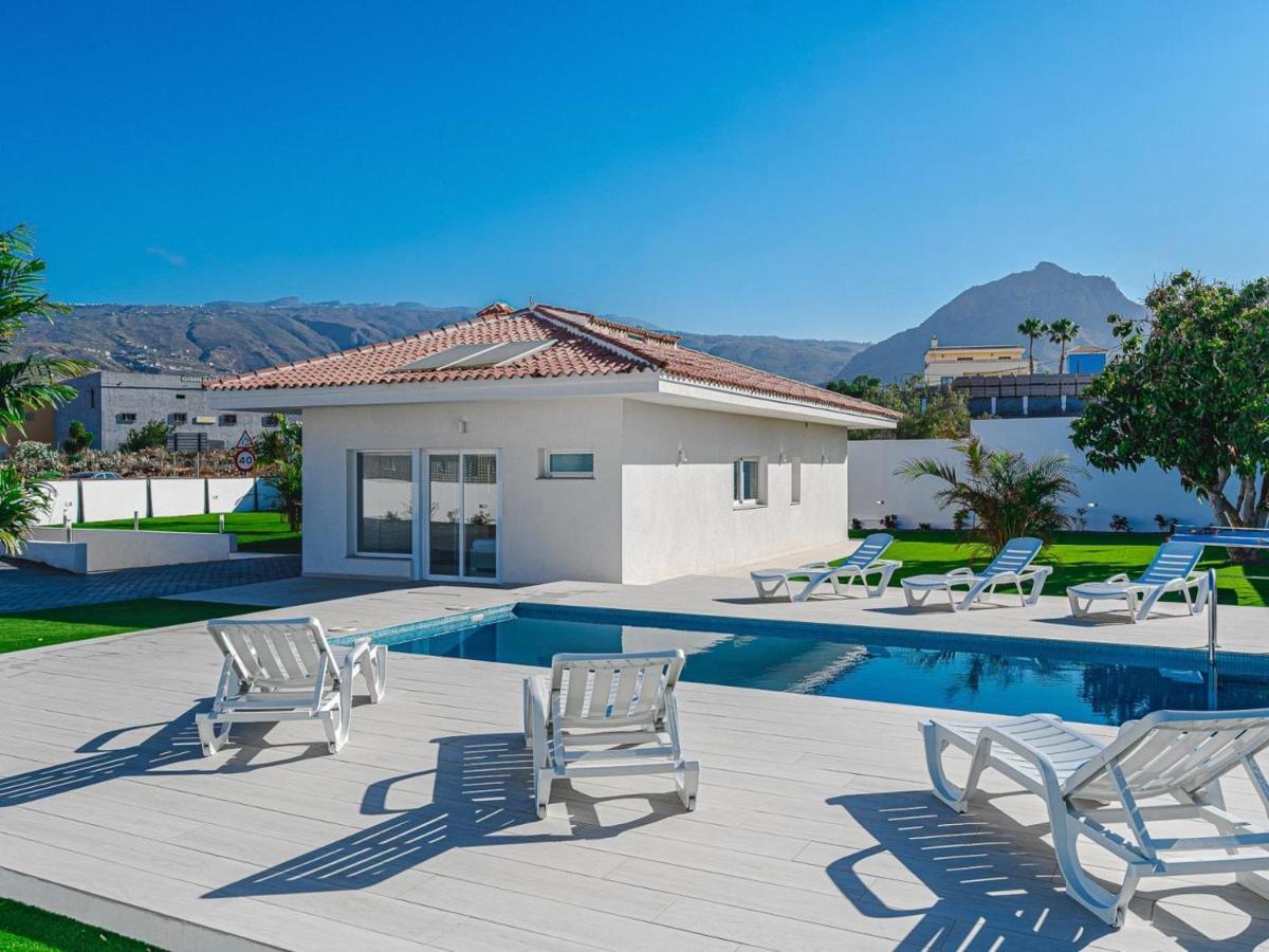 303 VILLA CASA JARDIN con piscina y gran jardín Costa Adeje  Exterior foto