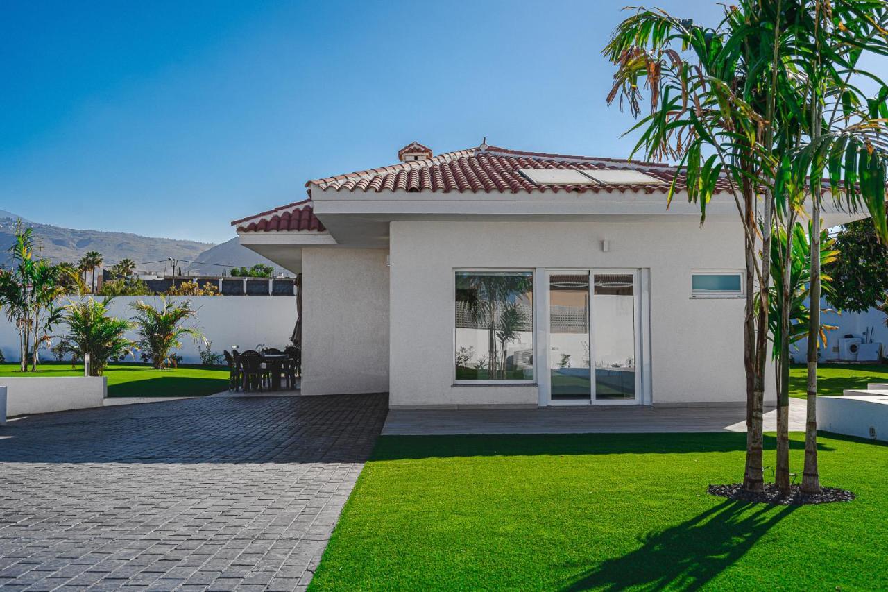 303 VILLA CASA JARDIN con piscina y gran jardín Costa Adeje  Exterior foto